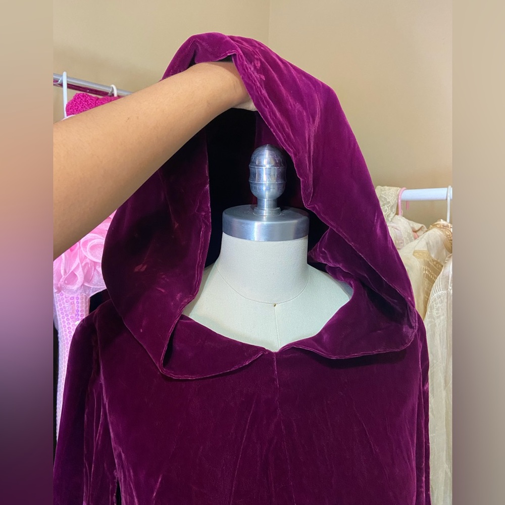 Elegant Purple Velvet Cape for Women - Picture 7 of 11
